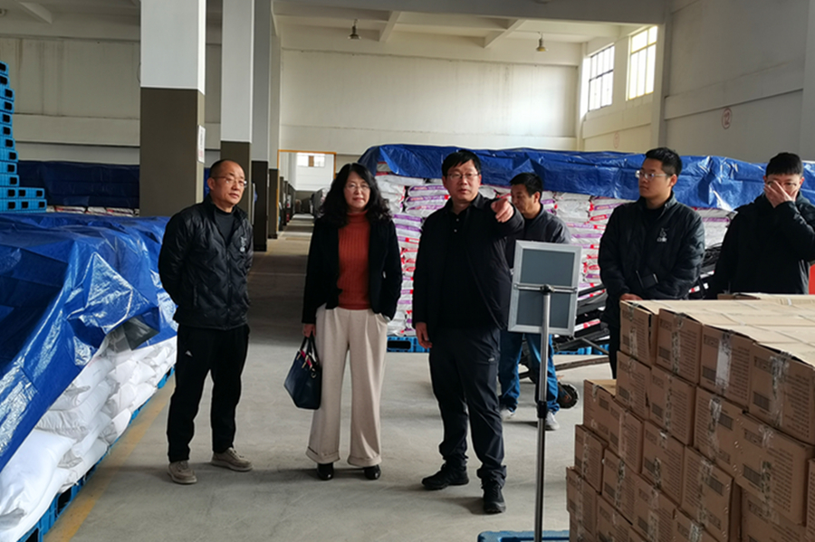 省工業(yè)和信息化廳鹽務(wù)處到鹽業(yè)滇北公司檢查政府食鹽儲(chǔ)備工作